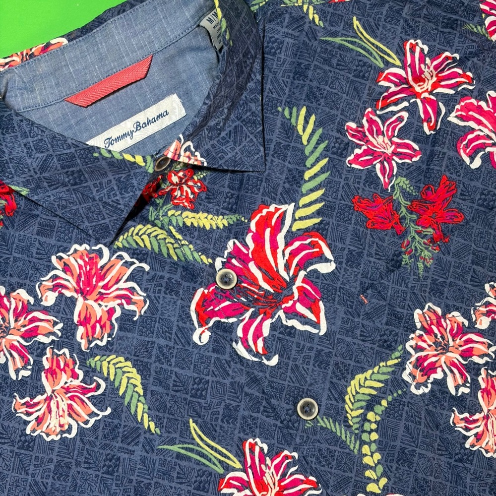 Tommy Bahama Tahitian Etch Stretch-Cotton Camp Shirt Mens M Hawaiian Vacation